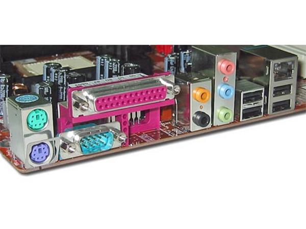 T. Madre Abit NF8-V2, ChipSet nVidia nForce 3,
Para: AMD Athlon 64 / Sempron con Socket 754,
Integrado: Audio 6 canales, Red 10/100Mb, Serial ATA,
Memoria: 2x DDR, 400 Mhz, Max. 2GB, Diseño: ATX,
Ptos: 1x AGP 8X/4X, 5x PCI, 6x USB