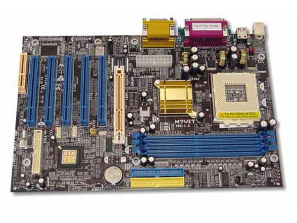 Tarjeta Madre Biostar M7-VIT ChipSet VIA KT400
Soporta hasta: AMD XP 2600+, Duron 1.3Ghz, Bus de 266/333
Integrado: Audio AC97, IDE: ATA-100/133, 
Memoria: 3x DDR DIMM DDR 400/333/266/200, 3Gb Max, 
Diseño: ATX Completo, Ptos. 1x AGP(8X), 5x PCI, 1x