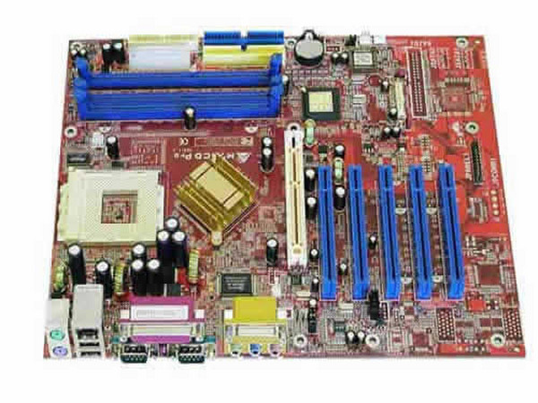 T. Madre Biostar M7NCD Pro, ChipSet NVIDIA nForce2 Ultra
Soporta AMD Athlon XP 3200+ , Duron,  266/333/400 MHz
Integrado: Audio AC'97 y LAN 10/100Mbps
Memoria Dual Channel DDR 200/266/333/400 (3 Bancos)
Diseño: ATX Completo, Puertos: 5x PCI, 1x AGP