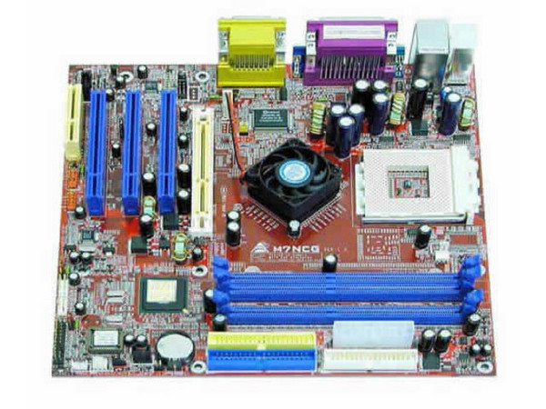 T. Madre Biostar M7NCG, ChipSet NVIDIA nForce2 IGP
Soporta AMD Athlon XP 3000+ , Duron,  266/333MHz
Integrado: Audio AC'97, Video GeForce4 MX y LAN
Memoria Dual Channel DDR 200/266/333/400 (3 Bancos)
Diseño: Micro ATX, Puertos: 3x PCI, 1x AGP (4x/8x)