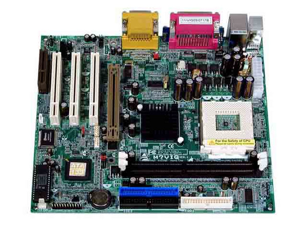 T. Madre Biostar M7VIQ con ChipSet VIA KM266,
Soporta: AMD Athlon XP y Duron con BUS de 200/266MHz, 
Integrado: Video S3, Audio AC97, Modem y RED 10/100Mbps
Memoria: DDR PC2100 (266Mhz), 2 Bancos
Diseño: Micro ATX, Ptos: 1x AGP, 3x PCI, 1x CNR.