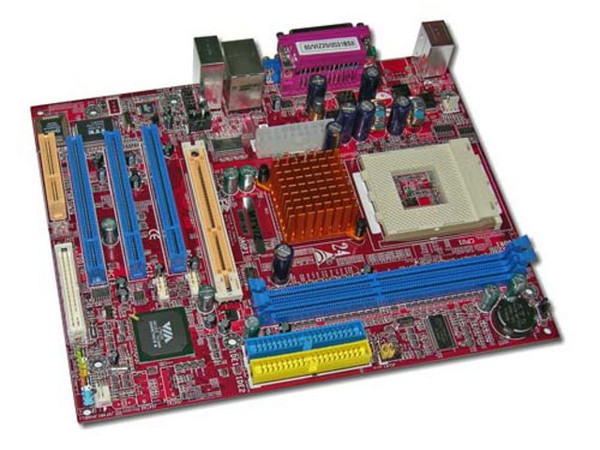 T. Madre Biostar M7VIZ con ChipSet VIA KM400,
Soporta: AMD Athlon XP, Duron, Sempron BUS 266/333MHz,
Integrado: Video UniChrome 2D/3D, Audio AC97 y RED,
Memoria: DDR 200/266/333, 2 Bancos,
Diseño: Micro ATX, Ptos: 1x AGP 8X, 3x PCI, 1x CNR.