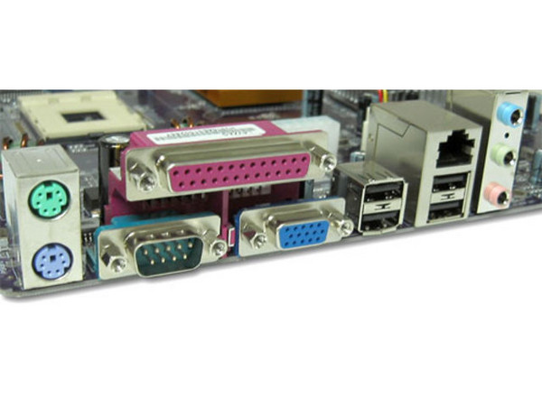 T. Madre ECS L4VXAG, ChipSet VIA P4X400 & VT8235,
Soporta: Pentium 4, 478Pins, BUS de 400 y 533Mhz,
Integrado: Video, Red, Audio 2 canales,
Memoria: 3 DIMM DDR 266/333 (Max. 3GB),
Diseño: Micro ATX Ptos: 3 x PCI, 2 x USB 2.