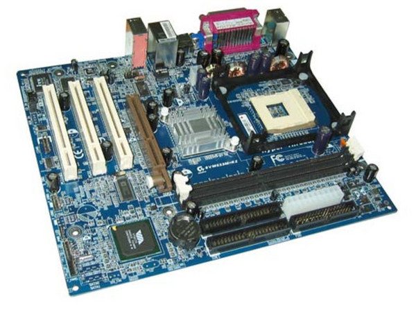 Tarjeta Madre Gigabyte 8VM533M-RZ, ChipSet VIA P4M266A,
Soporta: Pentium 4 y Celeron  c/BUS de 400 y 533Mhz,
Integrado: Audio 6 canales, Video y RED 10/100Mbps,
Memoria: DDR266/DDR200 (2 Bancos), 2GB Max,
Diseño: Micro ATX, Ptos: 1x AGP 4x, 3x PCI.
