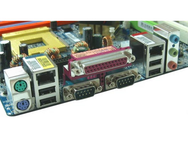 T. M. GIGABYTE GA-7NNXP, ChipSet nForce2 Ultra 400,
Soporta: Athlon XP, Duron / Bus 266/333/400 MHz,
Integrado: Audio Dolby Digital 3D, RED, 6 USB2, 2 FireWire,
Memoria: DDR 400/333/266, 4 Bancos, 3GB Max,
Diseño: ATX, Puertos: 5x PCI, 1x AGP 4x/8x