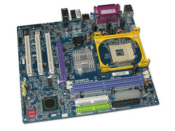 Tarjeta Madre Gigabyte GA-8VM800M, ChipSet VIA P4M800,
Soporta: Pentium 4 Prescott/Celeron, Bus 800/533MHz,
Memoria: DDR 400/333/266Mhz, 2 Bancos, 2GB Max,
Integrado: Audio 6 canales, Video y RED 10/100Mbps,
Diseño: Micro ATX, Ptos: 1x AGP 8x, 3x PCI