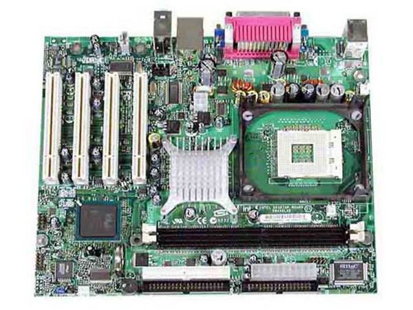 T. Madre Intel D845GLADL, ChipSet Intel 845GL,
Soporta hasta: P4 a 2.8 y Celeron con 478Pins y 400Mhz BUS
Integrado: Audio AC97, Video y LAN 10/100Mbps
Memoria: SDRAM DDR 266, 2Gb Max, (2 Bancos),
Diseño: Micro-ATX, Ptos: 4x PCI