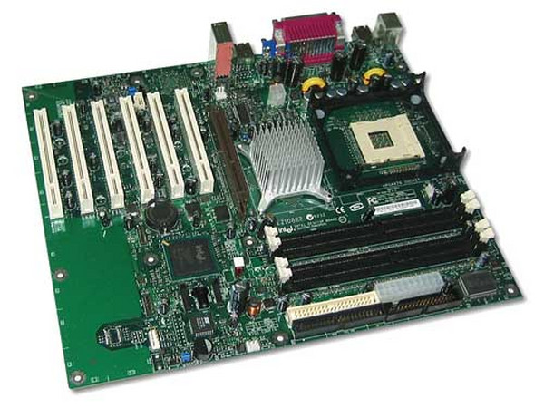 T. Madre Intel D865GBF, ChipSet Intel 865G
Soporta: P4 y Celeron con H.T. y BUS de 400/533/800Mhz
Integrado: Video Intel y Sonido SoundMAX 4 XL
2 Ptos. IDE y 2 Ptos. Serial ATA
Memoria: SDRAM DDR 400/333/266
Diseño: ATX, Puertos: 1x AGP, 6x PCI