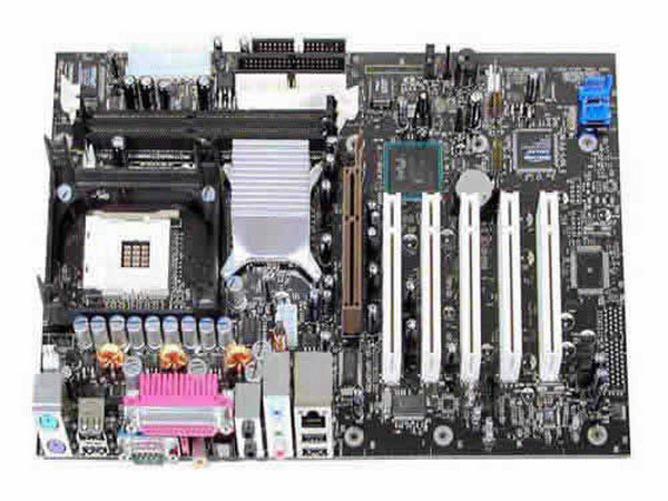 T. Madre Intel D845PEBT2, ChipSet Intel 845PE,
Soporta: Pentium 4 y Celeron con 478Pins 400/533Mhz
Integrado: Audio AC97, LAN 10/100Mbps, Serial ATA Raid
Memoria: SDRAM DDR 333/266, 2Gb Max, (2 Bancos),
Diseño: ATX Completo, Ptos: 1x AGP, 5x PCI
