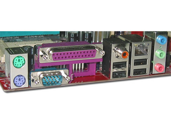 T. Madre MSI KT6V -LSR, ChipSet VIA KT600,
Soporta: Duron/Sempron /Athlon XP, 400/333/266 MHz,
Integrado: Audio, Red 10/100Mbps,
Memoria: DDR400/333/266/200, 2 Bancos, 2GB Max,
Diseño: ATX, Ptos: 1x AGP 8X, 5x PCI, 4x USB 2.0