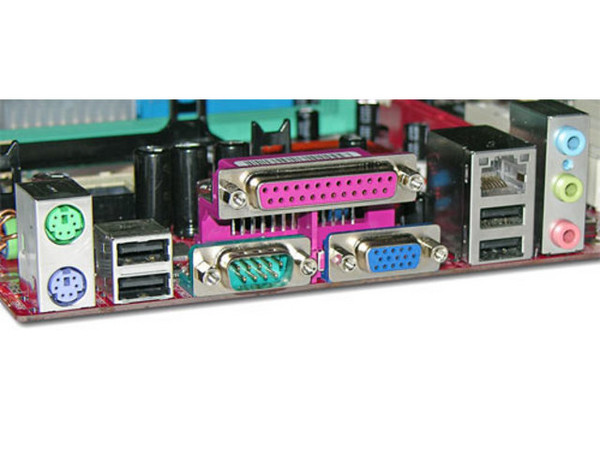 T. Madre MSI P4MAM-V, ChipSet ProSavageDDR,
Soporta: P4 Northwood/Prescott/Celeron, Bus 400/533MHz,
Integrado: Video S3 ProSavage8, Sonido VIA 5.1 y Red,
Memoria: SDRAM DDR PC2100, 266 Mhz,
Diseño: MicroATX, Puertos: 3x PCI, 1x AGP 4X, 1x CNR