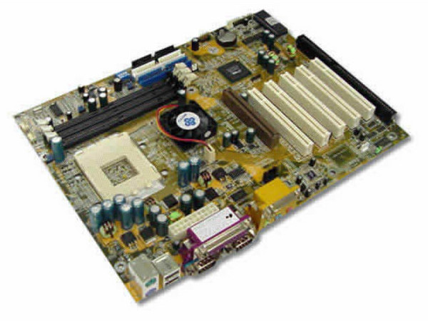 T. Madre Soyo SY-K7VTAPRO, con Sonido Integrado, ATX, Soporta Thunderbird y Duron con BUS de 200 Mhz, ATA 100/66, 2 Puertos USB.