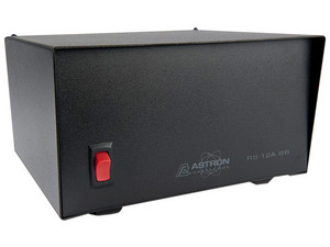 Fuente de poder lineal Astron RS-12ABB, con circuito cargador de batería, Salidas: 13.8Vcd, 12A. Color Negro