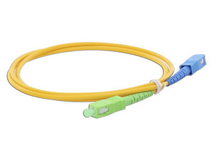 Jumper de Fibra Óptica Linked Pro, Monomodo, Conector SC/UPC a SC/APC, 15m. Color Amarillo.