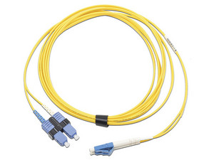 Jumper de Fibra Óptica Monomodo Siemon FJ2-LCUSCUL-05 de 5m, Conector LC/UPC-SC/UPC, Dúplex, Color Amarillo.