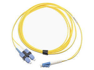 Jumper de Fibra Óptica Siemon FJ2-LCUSCUL-07, LC/UPC a SC/UPC Duplex, OFNR, 7m, Color Amarillo.