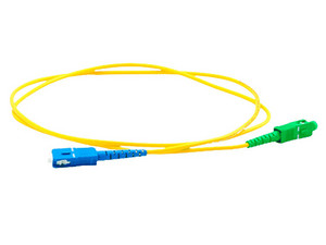 Jumper de Fibra Óptica LMN-FO-SCU-SCA-02, SC UPC a SC APC, 2m, Color Amarillo.