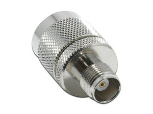 Adaptador en Línea de Conector TNC Hembra a N Macho.