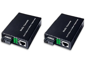Par de convertidor de medios TP-LINK GMC11CS+GMC112CS , VDM Monomodo, 1 puerto RJ45 10/100/1000 a 1 puerto SC monomodo, Enlace hasta 20 km.