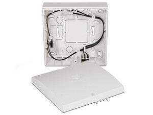 Caja de instalación Jalbatron JA-195PL multipropósito, con un contacto de sabotaje frontal y posterior.