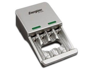 Cargador Energizer para Baterías, soporta hasta 2 AA/AAA con 2 Baterías AA.