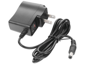 Fuente de Poder EPCOM P5DC1A de 5 V, Voltaje de entrada de 100-240 V, Certificación NOM. Color Negro.