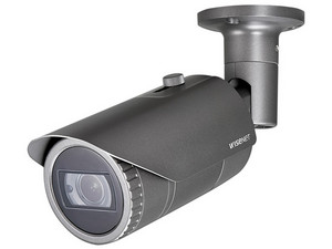 Cámara Tipo Bullet Hanwha QNO-6082R1 de 2MP, PoE, IP66. Color Negro.