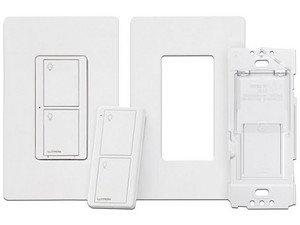 Kit Apagador Lutron PPKG1WSWH, 1 Puerto, incluye Apagador de Pared PD-5ANS-WH, Control Remeto Inalámbrico PJ2-2B-GWH-L01 y Adaptador de Pared, Color Blanco.