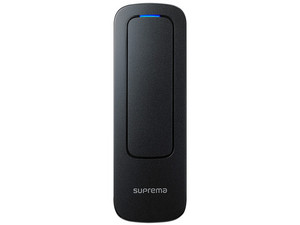 Controlador de una puerta de uso en exterior Suprema, con lector de tarjetas Multitecnolgía, NFC y Bluetooth.