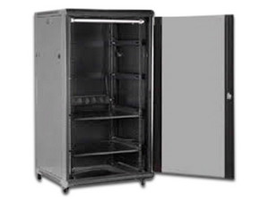 Gabinete WAM de 22UR, de profundidad 600 mm, puerta de cristal, en piso.