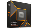 Procesador AMD Ryzen 7 9700X, 
3.8 GHz (hasta 5.5 GHz), 
Con Gráficos AMD Radeon Graphics y sin Disipador, 
Socket AM5, 
Caché 32MB, Octa-Core, 65W.
