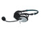 Audífonos con micrófono, diadema flexible que facilita su almacenaje y transporte, control de volumen integrado en el cable.