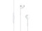 Audífonos con micrófono Apple EarPods con control remoto en el cable.