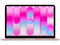 MacBook Neo (Color Rosa Rubor): 
Procesador Apple A18 Pro, 
Memoria RAM de 8GB, 
SSD de 256GB, 
Pantalla de 13